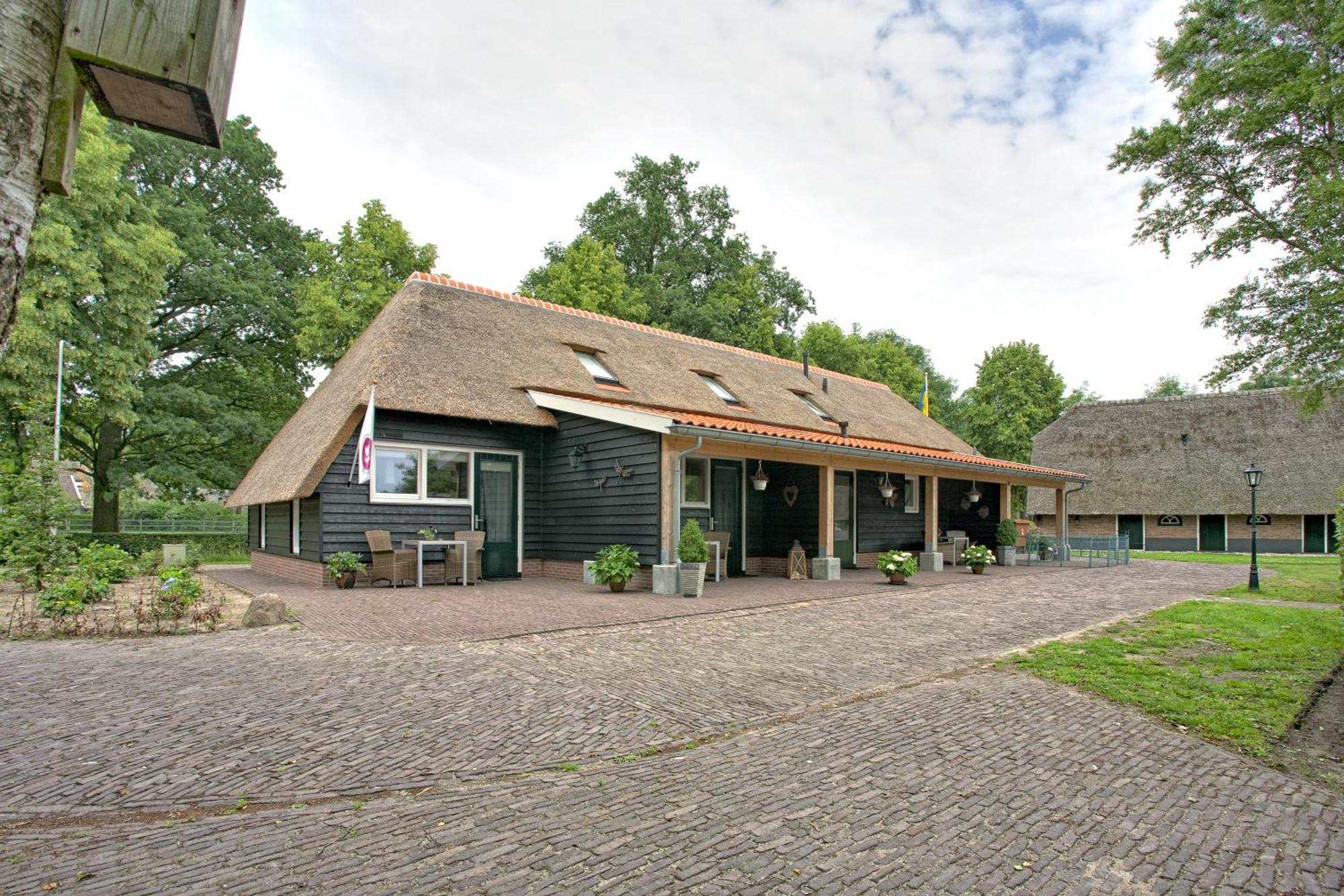 Rheezerstee Bed & Breakfast Exterior photo