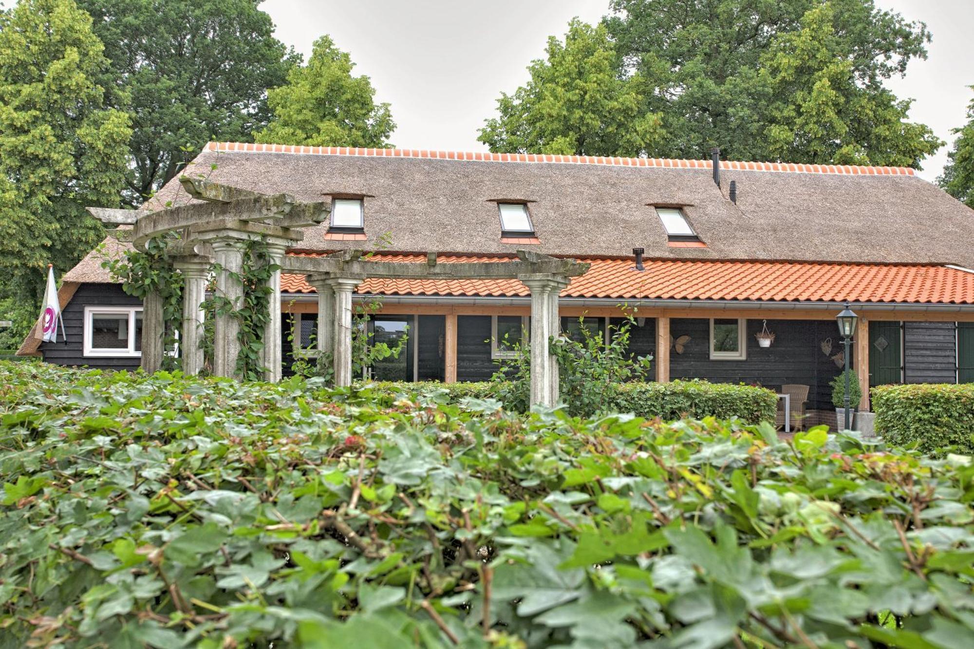 Rheezerstee Bed & Breakfast Exterior photo